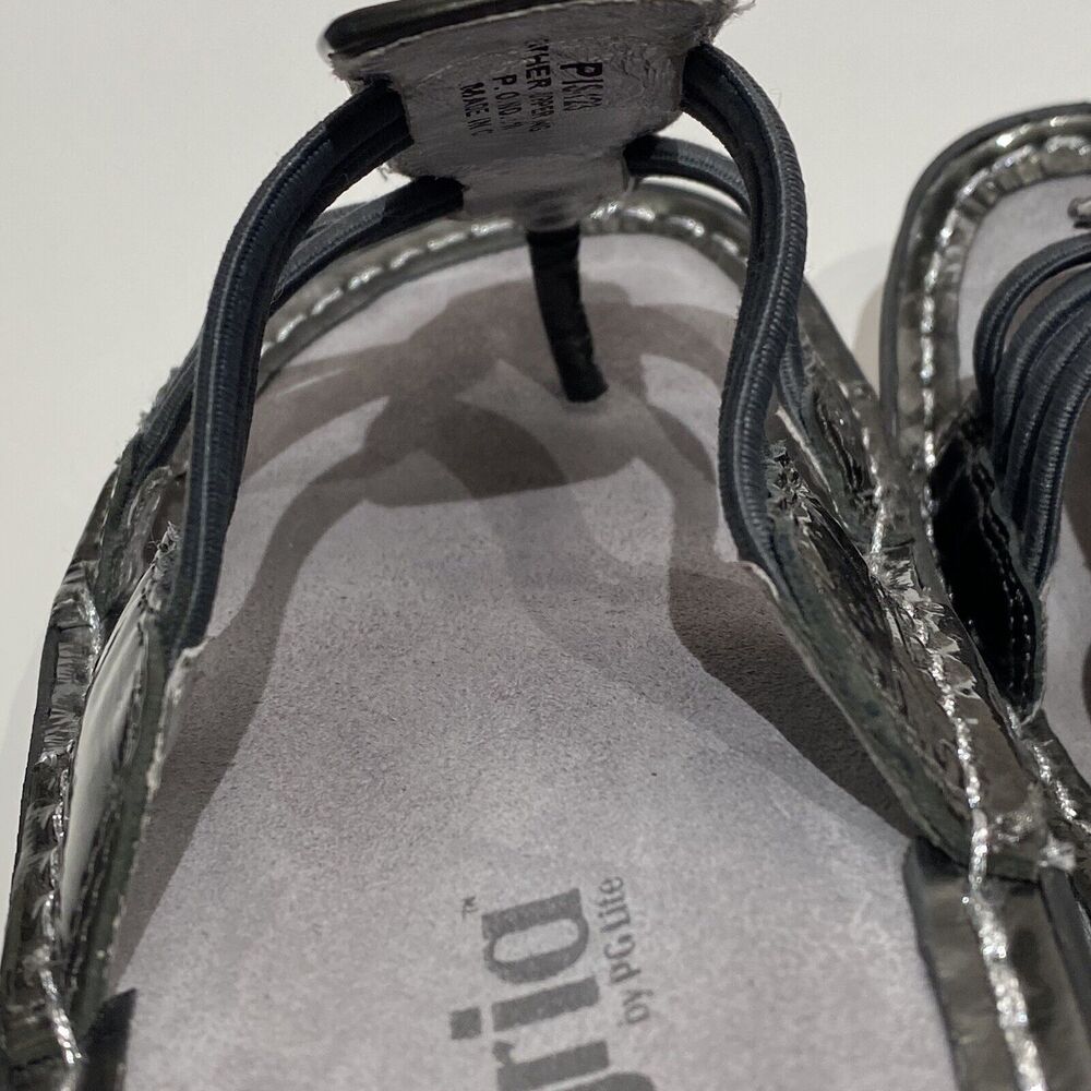 Alegria Pisa Sandals Chrome Leather Silver Studded Toe Post EU 36, US 6-6.5 EUC - Picture 4 of 8